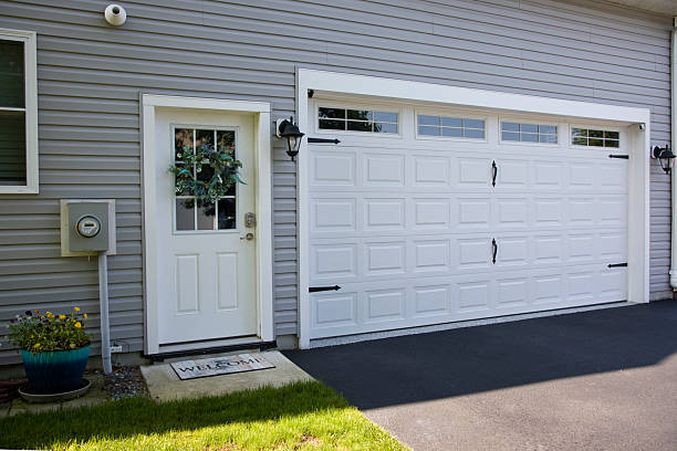 24/7 Emergency Garage Door Panel Replacement experts in Centerville, CA